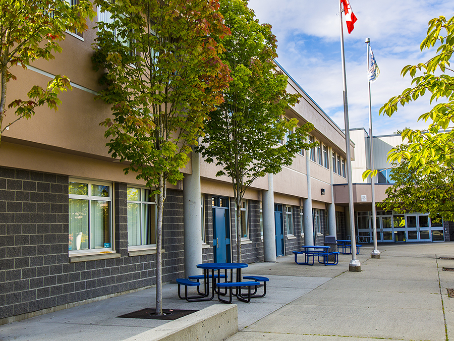 École Riverside Secondary School,Homestay and Custodianship fo